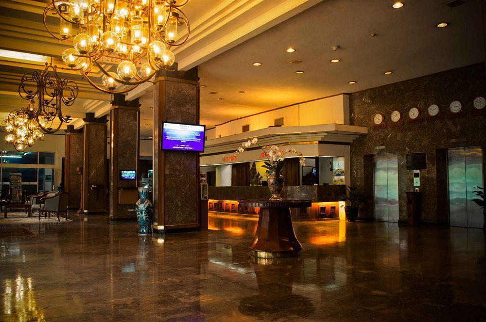 Grand Inna Tunjungan Hotel 4*